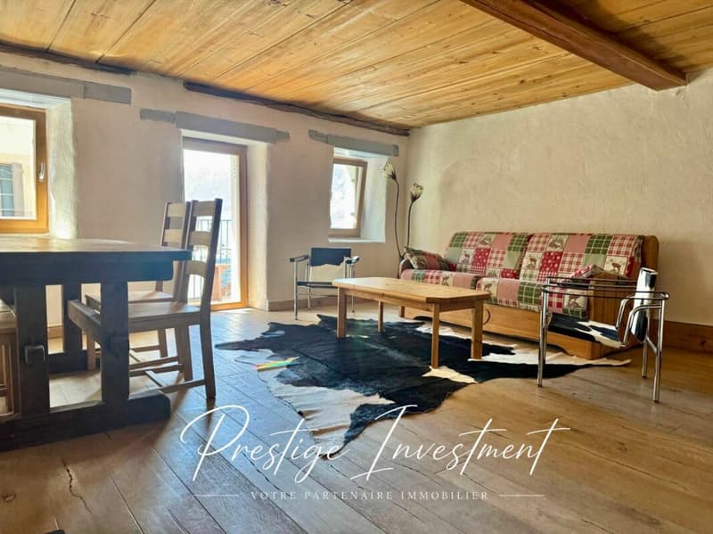 MAGNIFIQUE DUPLEX RÉNOVÉ DE 3.5 PCS + LOCAL/ATELIER - MASE (MONT- NOBLE) (3)