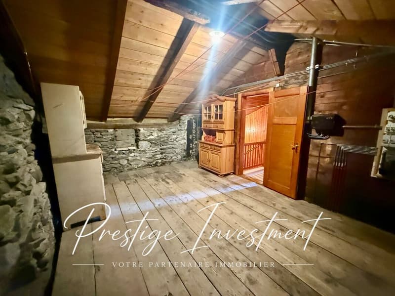 CHARMANT CHALET DE 4,5 PCES AVEC DÉPENDANCES - NAX (14)