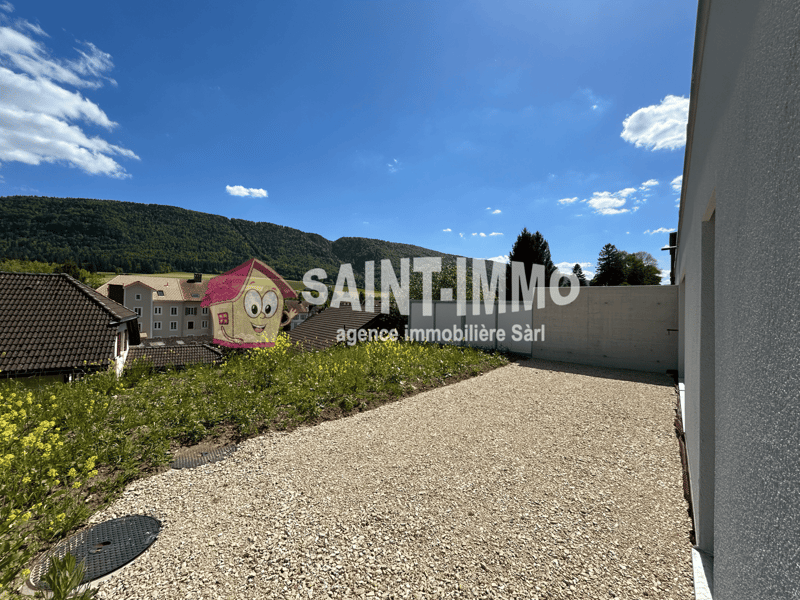 Villa mitoyenne Minergie de 5.5 pièces (158 m2) avec grande terrasse, jardin et garage à Cortébert (3)
