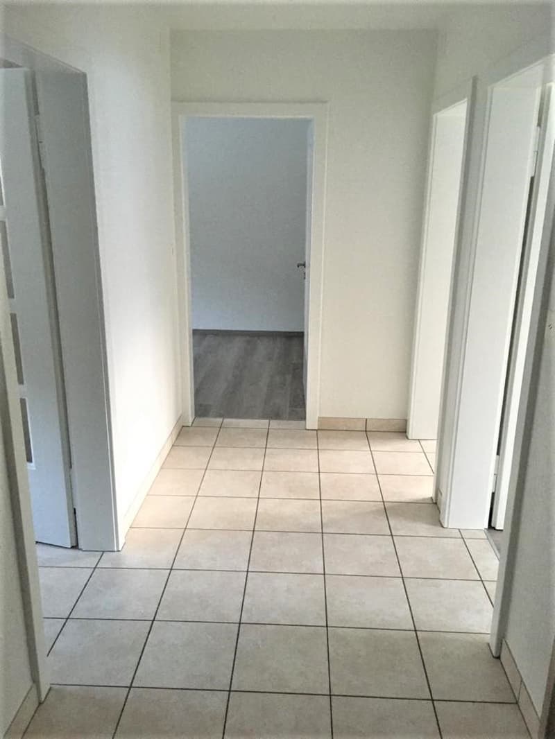 A louer: appartement 3 pièces avec balcon - Paul-Charmillot 80, St-Imier (6)