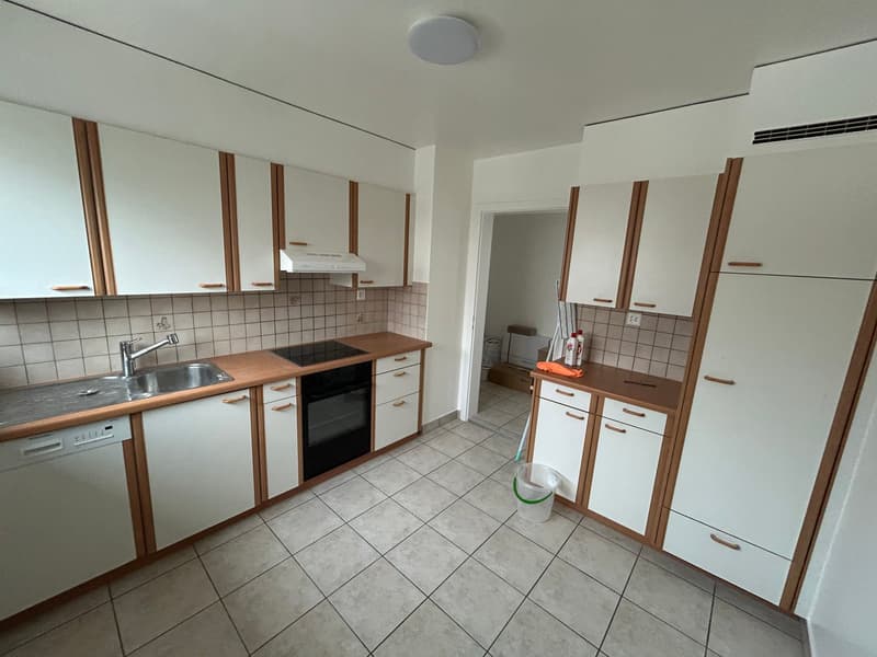 A louer: appartement 3 pièces avec balcon - Paul-Charmillot 82, St-Imier (2)