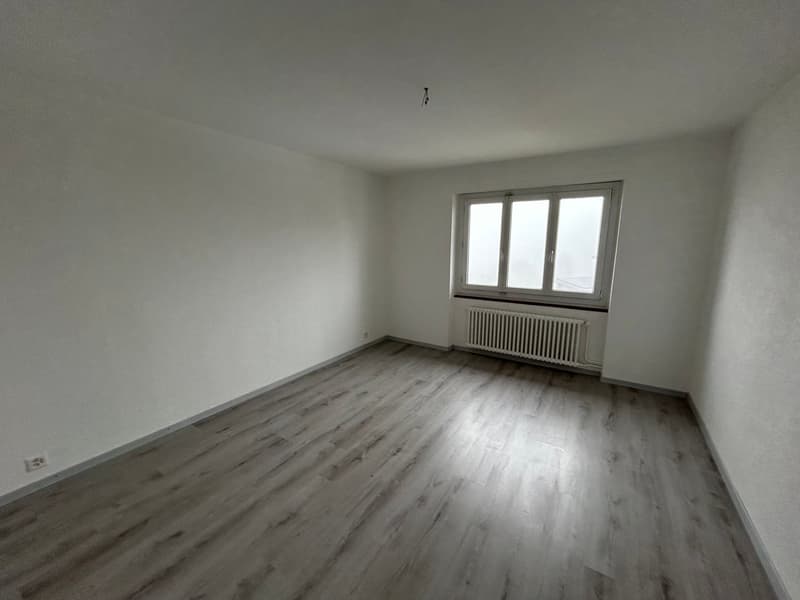 A louer: appartement 3 pièces avec balcon - Paul-Charmillot 82, St-Imier (3)
