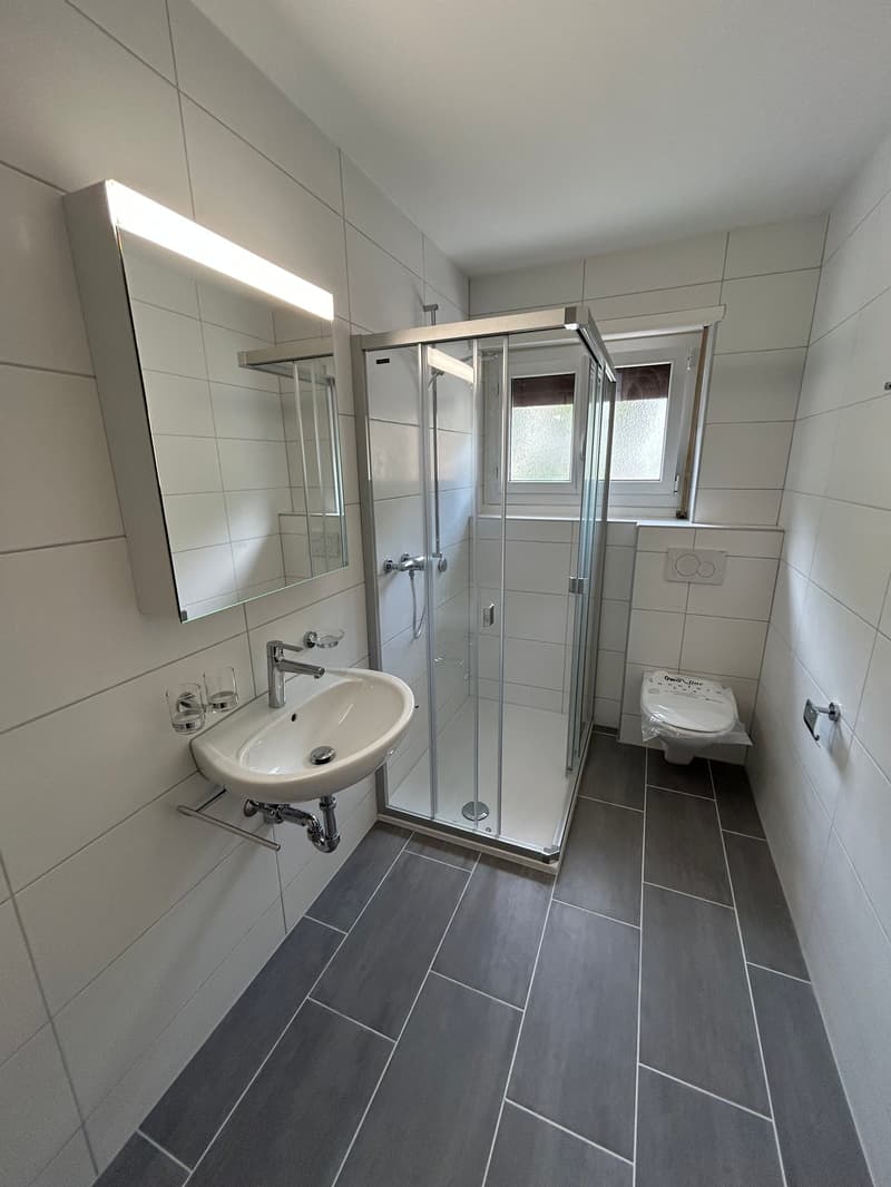A louer: appartement rénové de 3 pièces avec balcon - Paul-Charmillot 82, St-Imier (3)