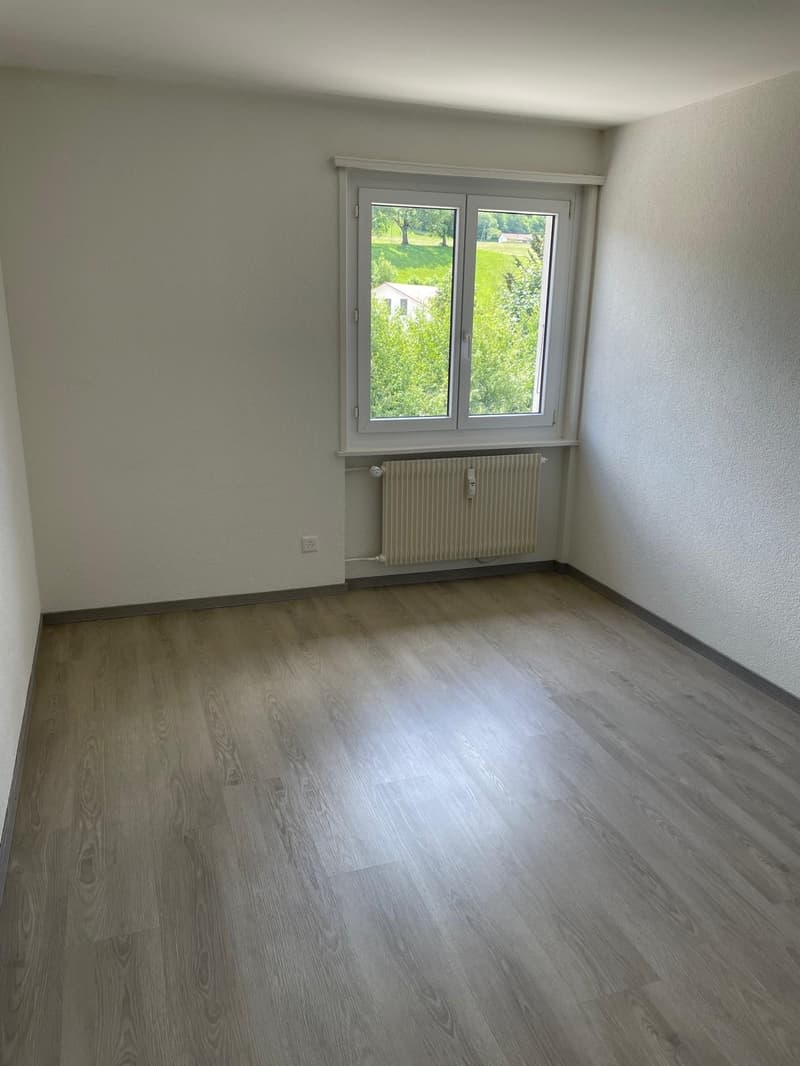 A louer: appartement 4 pièces avec balcon - Pont 10, Tramelan (3)