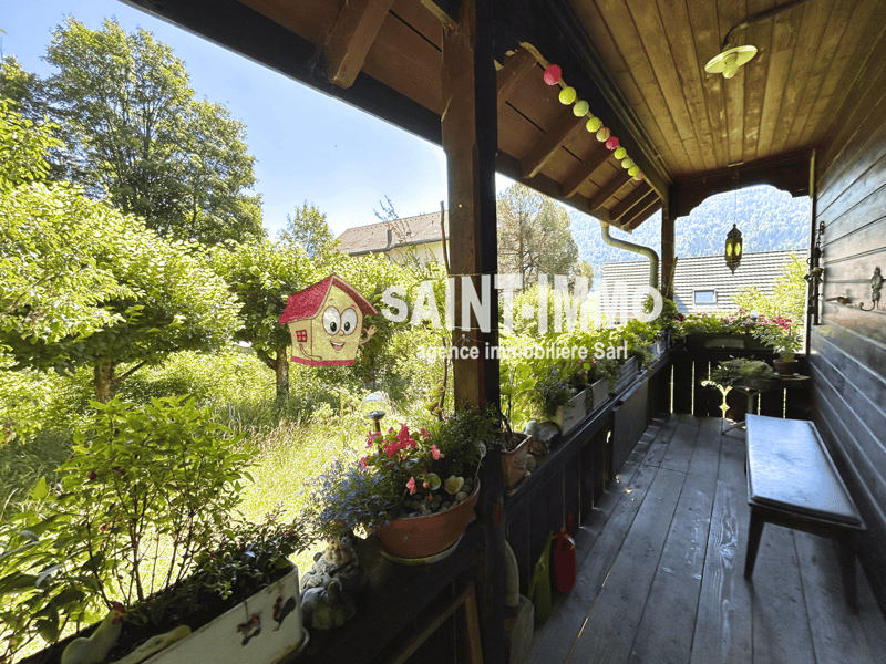 Charmant chalet avec dépendance, garage et jardin arboré sans vis-à-vis (15)