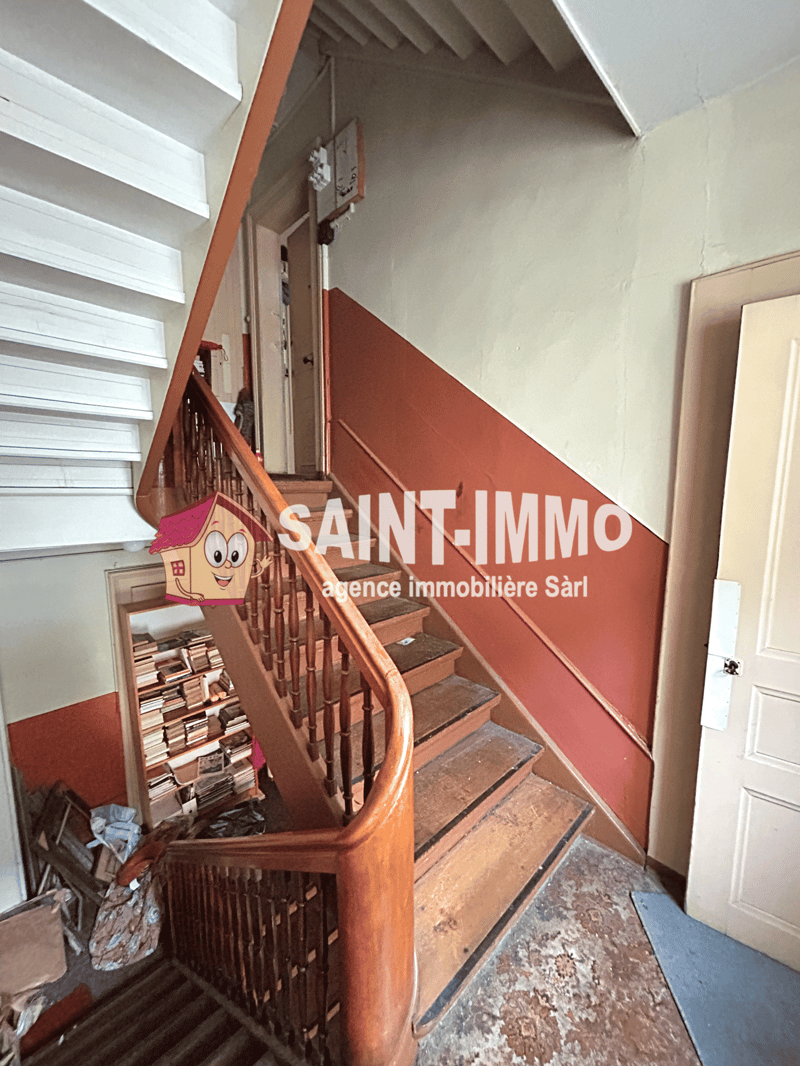 Immeuble locatif à rénover entièrement de 3 appartements, une remise / annexe et parcelle de jardin (4)