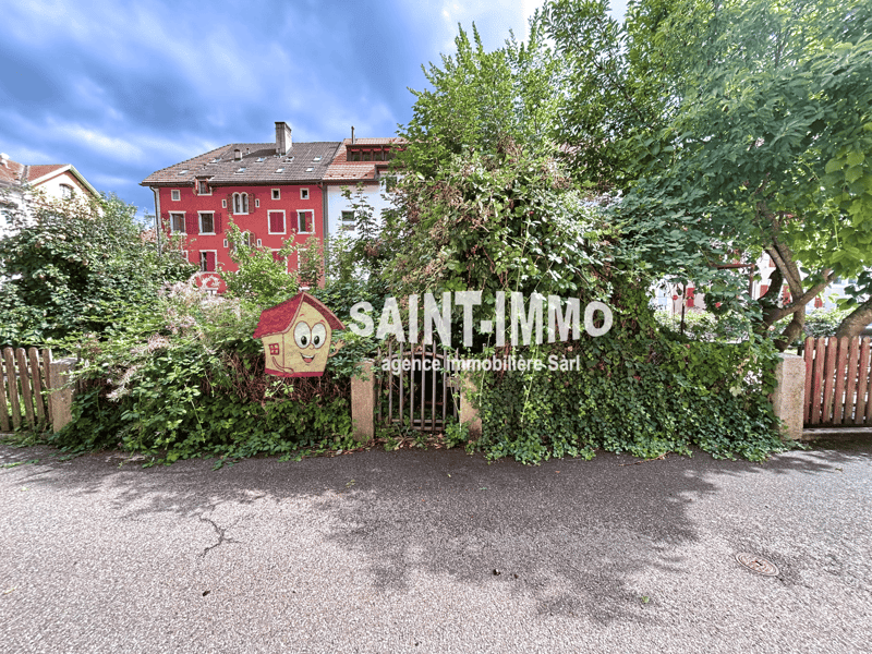 Immeuble locatif à rénover entièrement de 3 appartements, une remise / annexe et parcelle de jardin (3)