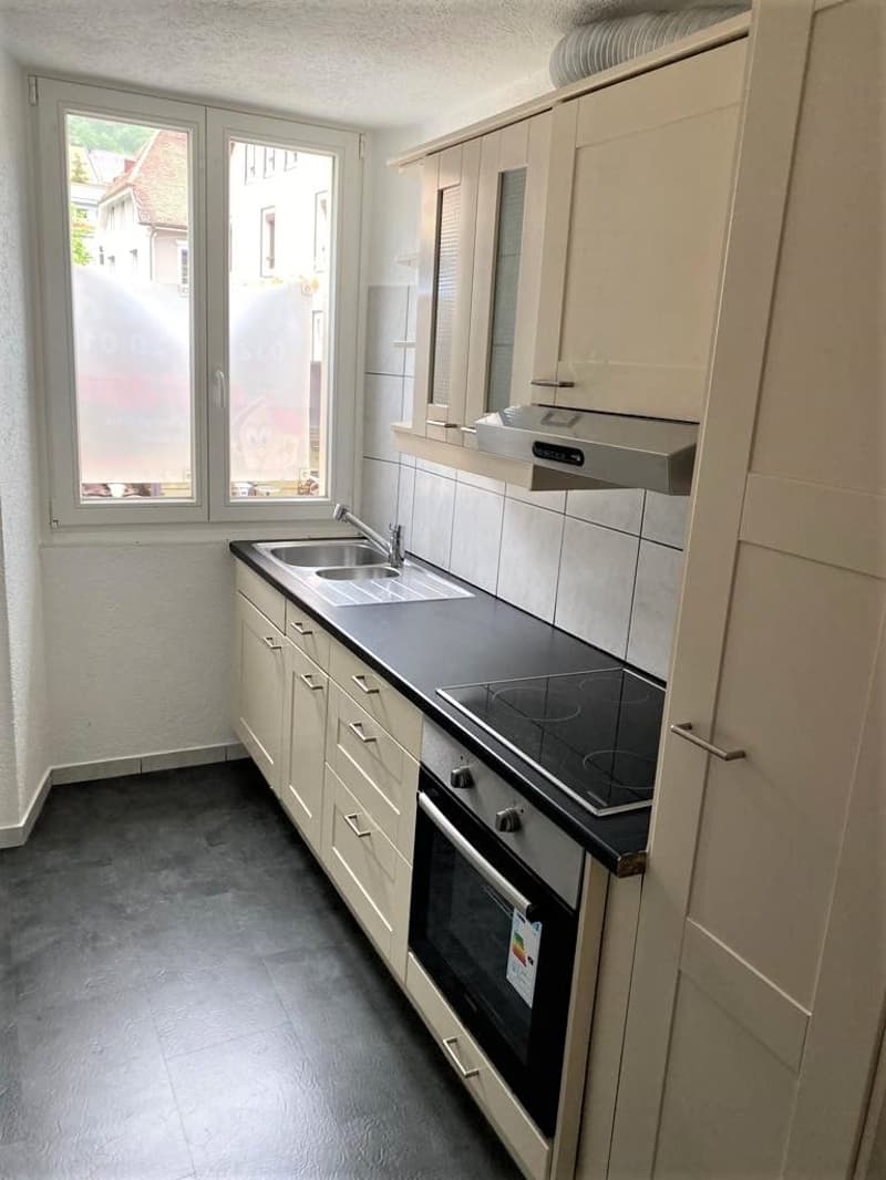 A louer: appartement 3 pièces - Place du 16 Mars 8, St-Imier (1)