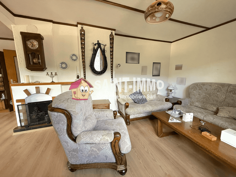 Chalet de deux appartements (3 & 6.5 pièces) avec jardin arboré de 840 m2, terrasse et garages (14)