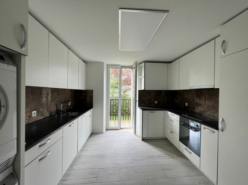 Saint-Blaise - Grand atelier avec bureaux et showroom attenant à une maison de 2 logements (12)