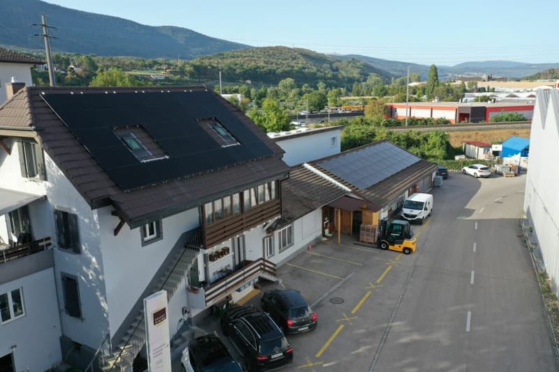 Saint-Blaise - Grand atelier avec bureaux et showroom attenant à une maison de 2 logements (17)