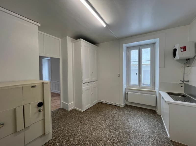 Avenir 11 Local commercial rénové de 114 m2 (3)
