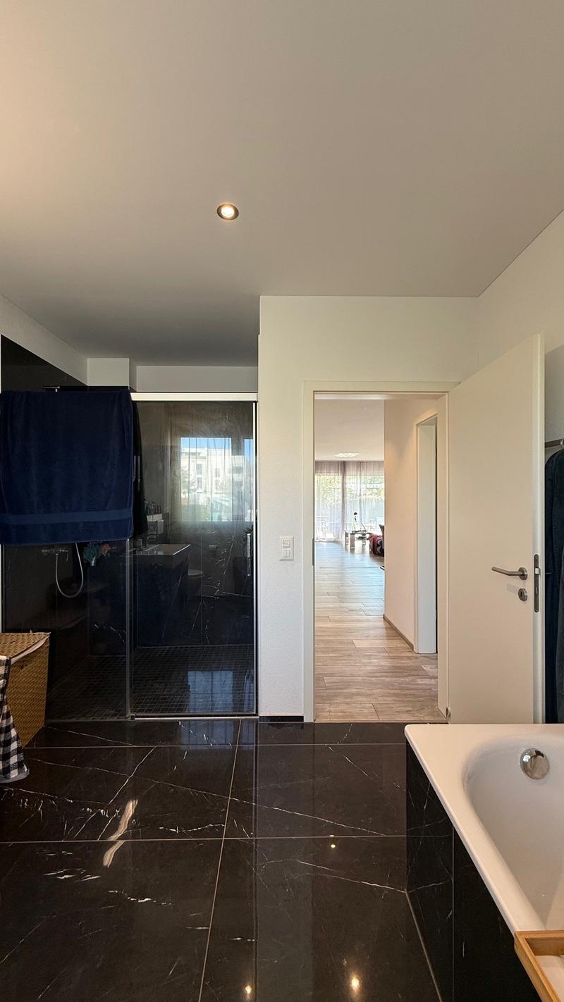 Moderne 4.5-Zimmer-Gartenwohnung (118 m²) mit 305 m² Privatgarten (Gegenkauf möglich) (10)