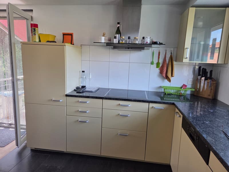 Charmantes Einfamilienhaus mit grosszügigem Grundstück und Blick in die Gantrischkette (2)