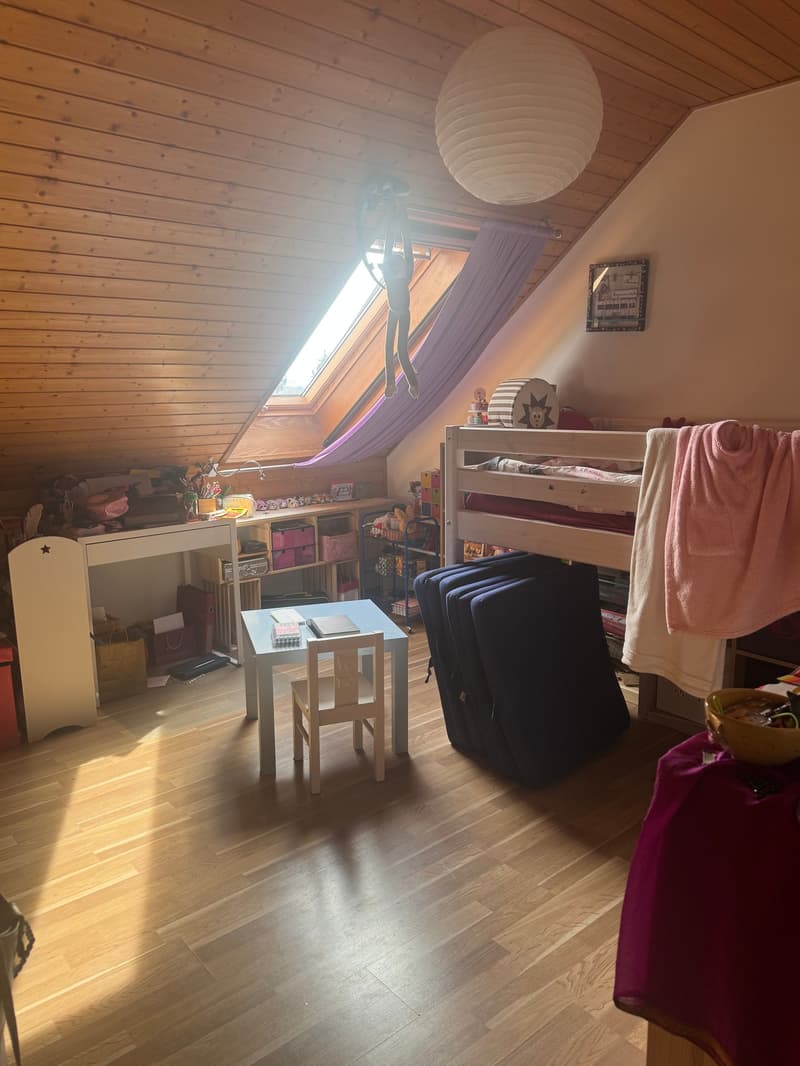 Charmant appartement en attique de 6.5 pièces à Bière (6)