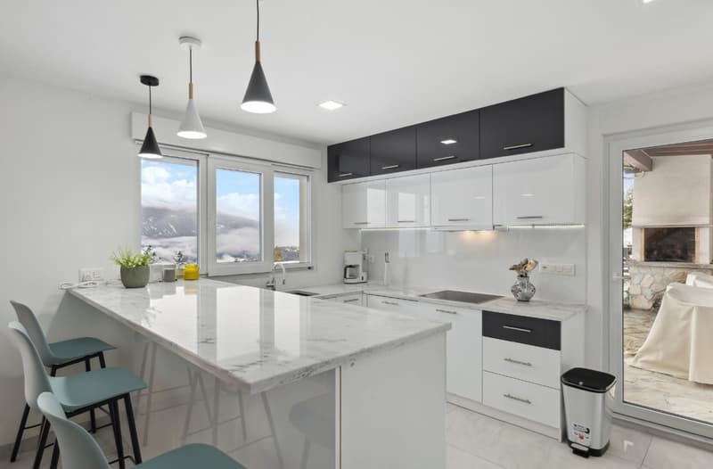 Villa d'exception de 6.5 pièces - 258 m² avec panorama alpin majestueux (4)