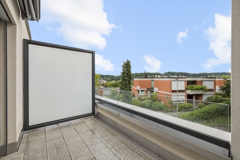Lichtdurchflutete 3.5-Zimmer-Eigentumswohnung mit Wintergarten in Bottmingen (12)