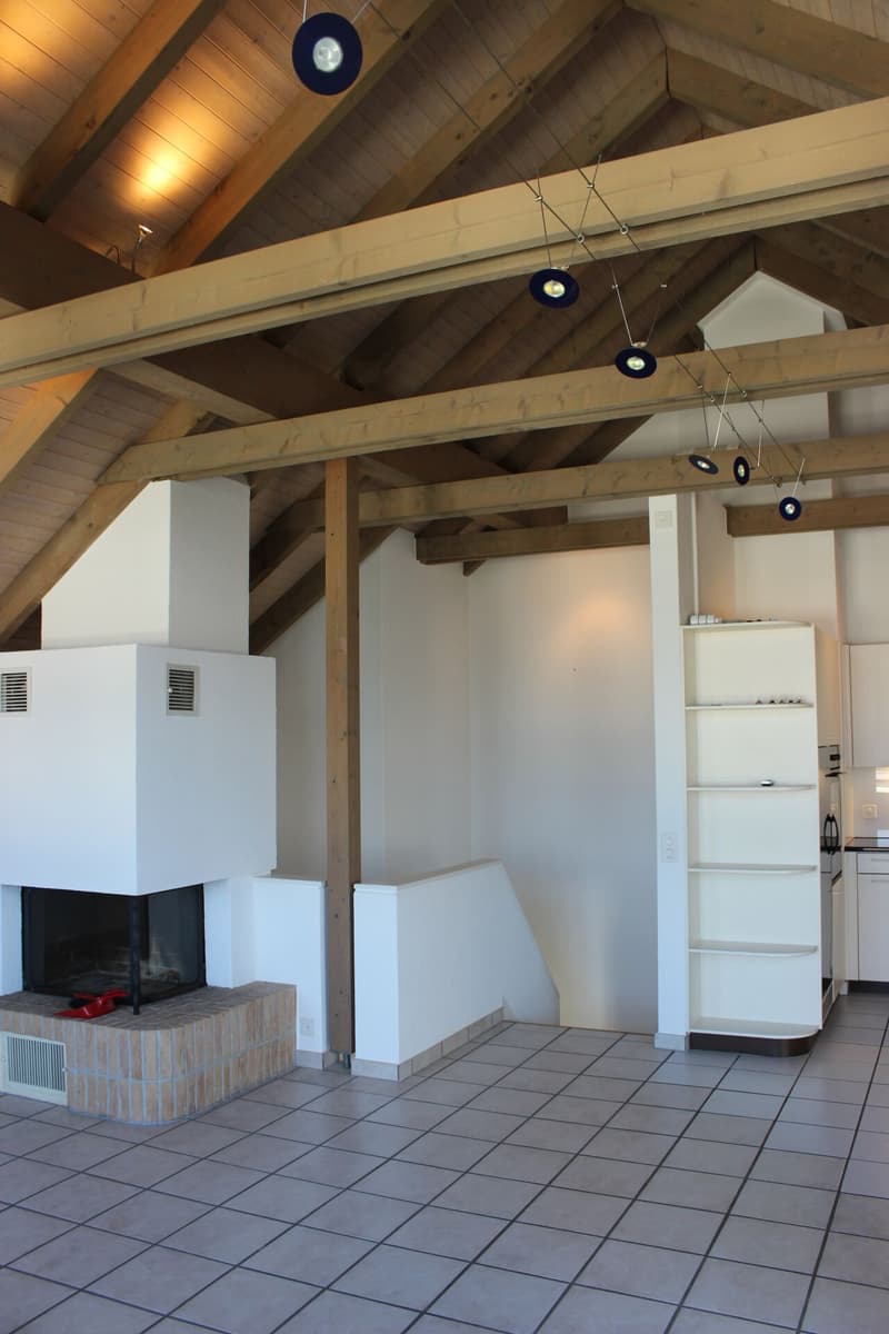 Sehr helle und gemütliche Dach-Maisonette-Wohnung mit sonnigem Balkon (13)
