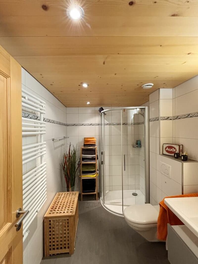 4.5-Zimmer-Dachwohnung mit Bergblick in Zweisimmen (10)