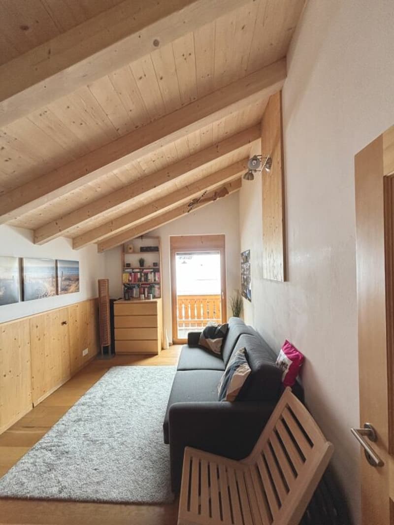4.5-Zimmer-Dachwohnung mit Bergblick in Zweisimmen (6)