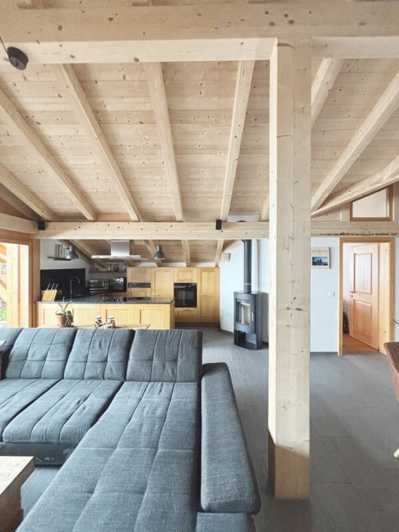 4.5-Zimmer-Dachwohnung mit Bergblick in Zweisimmen (4)
