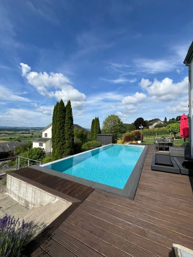 Modernes EFH an Traumlage mit Pool (3)