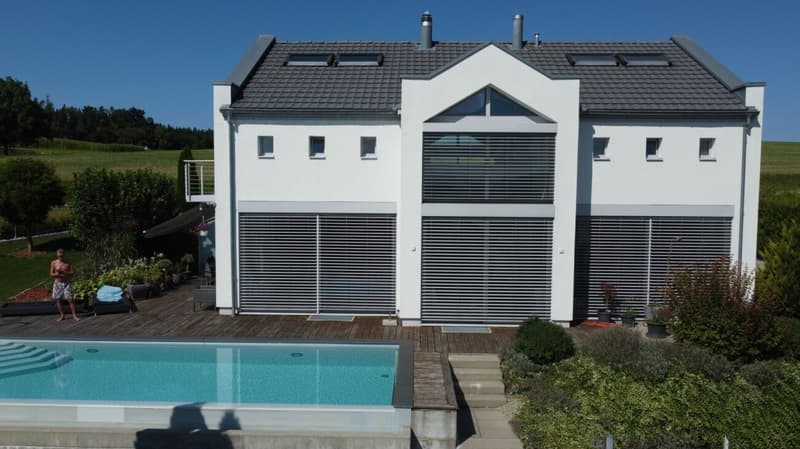 Modernes EFH an Traumlage mit Pool (2)