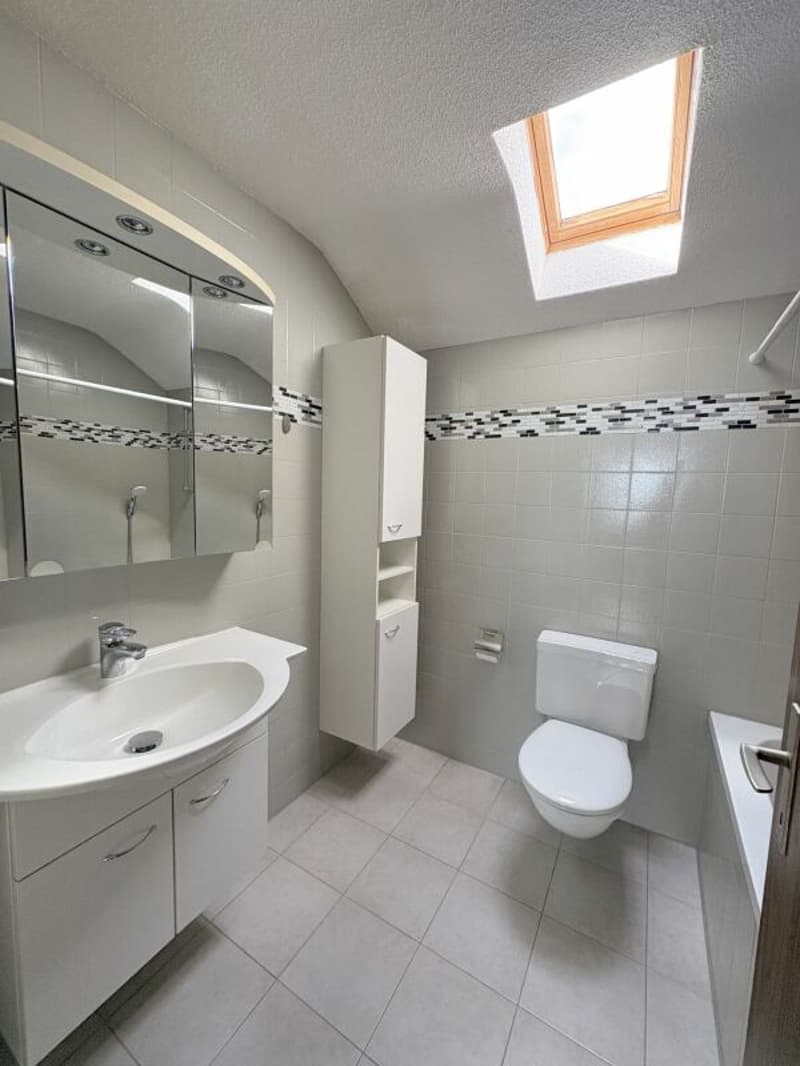 Grosszügige 4.5-Zimmer-Wohnung mit traumhafter Aussicht und 170 m² Nutzfläche (5)