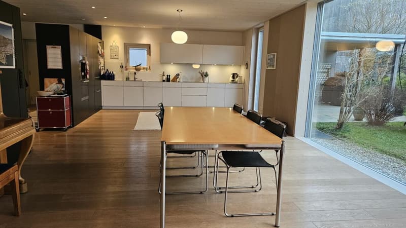 Familienfreundlich und an ruhiger Lage neben Aarau Grosses (Doppel-) Einfamilienhaus im ruhigen Aarauerfeld in Suhr (2)