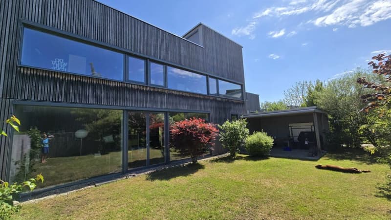 Familienfreundlich und an ruhiger Lage neben Aarau Grosses (Doppel-) Einfamilienhaus im ruhigen Aarauerfeld in Suhr (1)