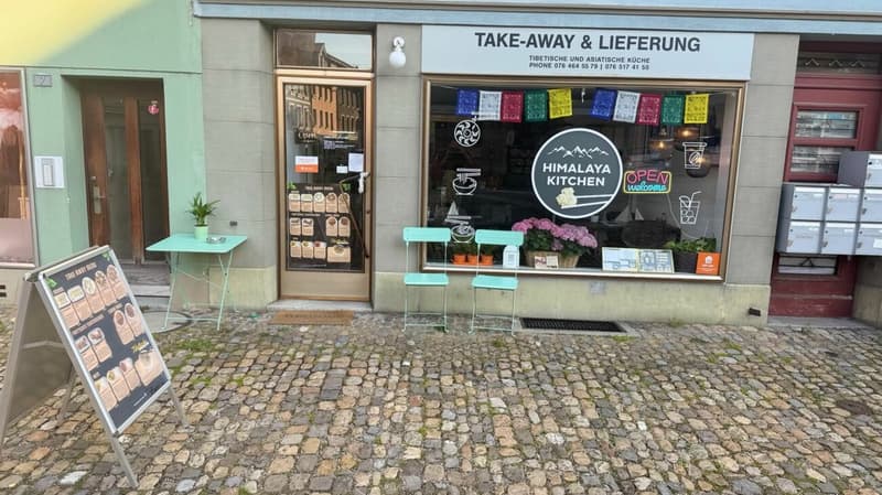 Tibetisch-asiatisches Take-Away mit 6 Sitzplätzen und Ausbaupotenzial zu verkaufen (2)