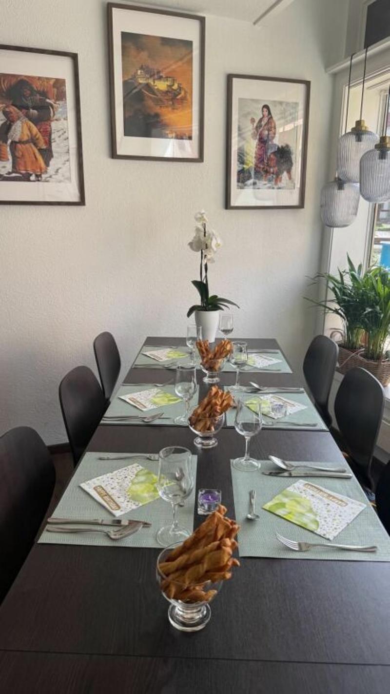 Tibetisch-asiatisches Take-Away mit 6 Sitzplätzen und Ausbaupotenzial zu verkaufen (11)