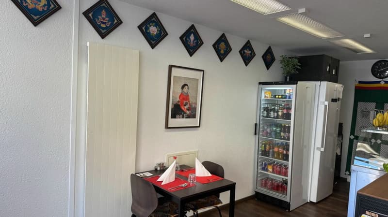Tibetisch-asiatisches Take-Away mit 6 Sitzplätzen und Ausbaupotenzial zu verkaufen (4)