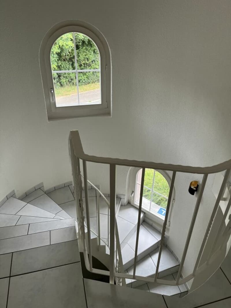 Exklusive 8-Zimmer Villa mit Pool (12)