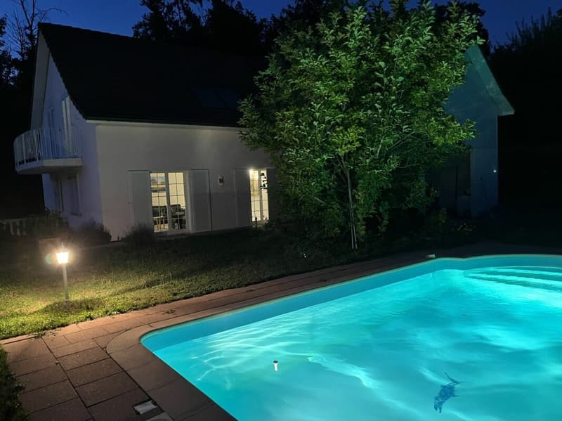 Exklusive 8-Zimmer Villa mit Pool (13)