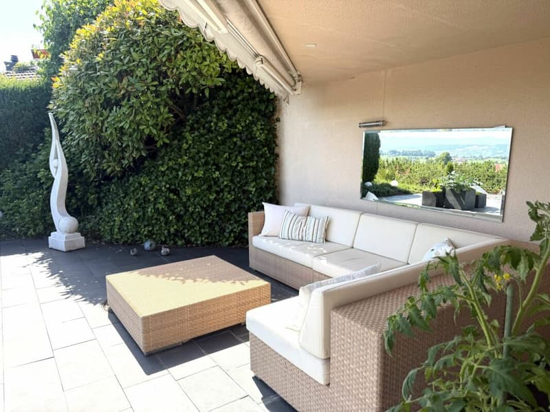 3,5 Zimmer Terrassenhaus in ruhiger, sonniger Lage mit unverbaubarer Weitsicht auf den Zürichsee und in die Alpen (11)