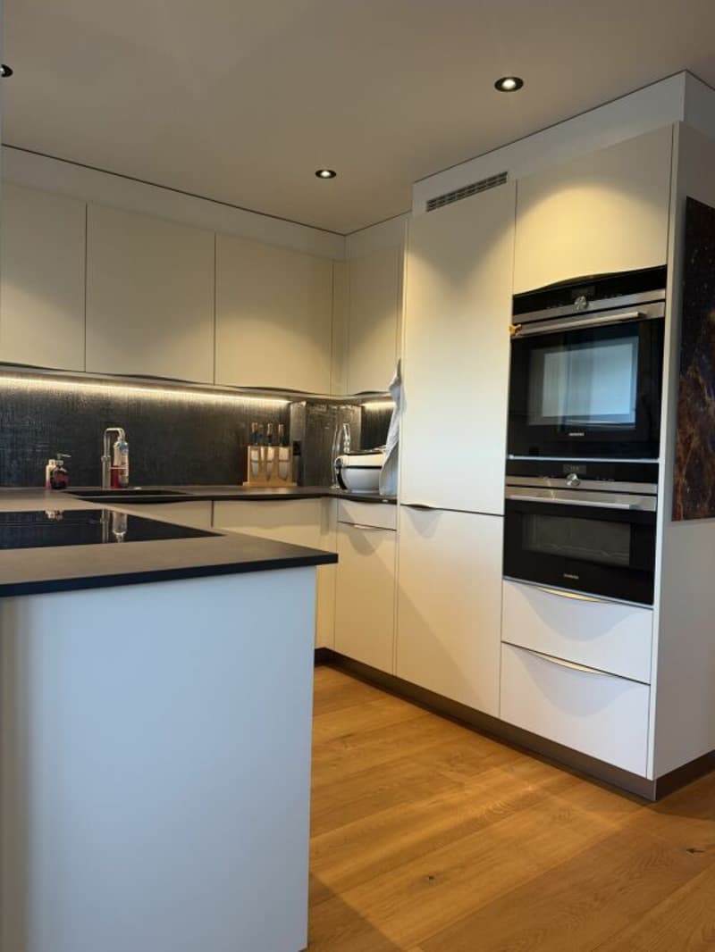 Stilvolle 2.5-Zimmerwohnung in Hölstein - hochwertig, ruhig und bezugsbereit (2)