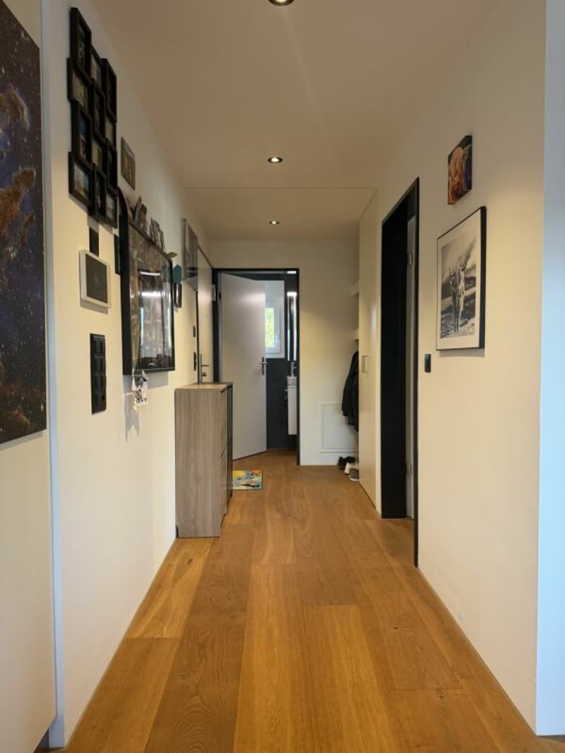 Stilvolle 2.5-Zimmerwohnung in Hölstein - hochwertig, ruhig und bezugsbereit (8)