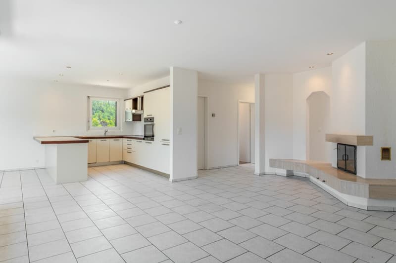 Grosse günstige Familienwohnung - nicht im Baurecht ! (3)