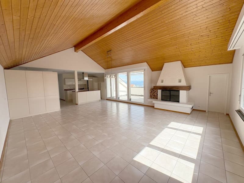 4.5-Zimmer-Wohnung mit traumhafter Aussicht und 170 m² Nutzfläche (2)