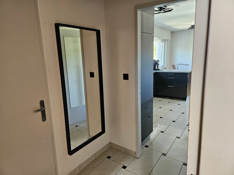 Gepflegte 4.5-Zimmer-Wohnung mit Balkon und schöner Aussicht in Liestal (2)