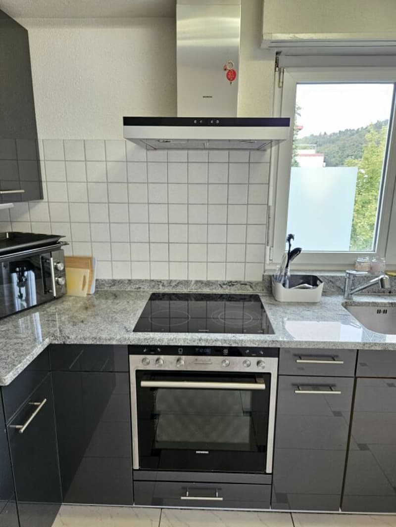 Gepflegte 4.5-Zimmer-Wohnung mit Balkon und schöner Aussicht in Liestal (3)