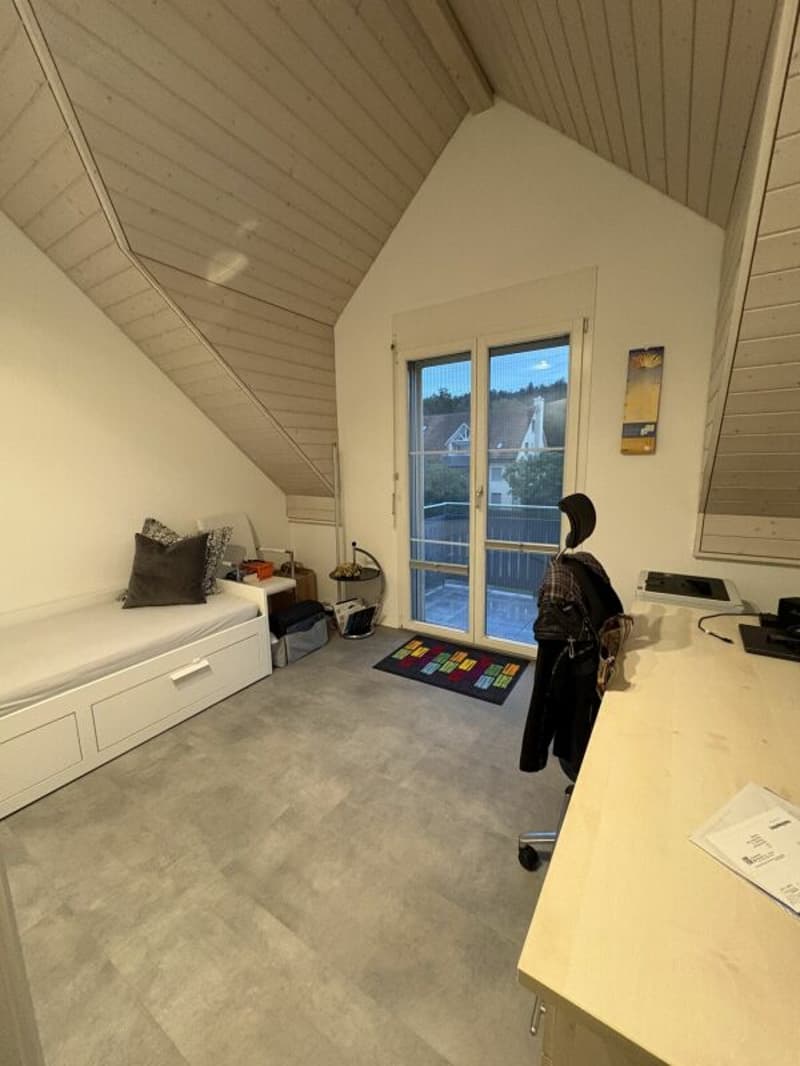 5.5-Zimmer-Maisonettewohnung mit viel Platz und Flexibilität an ruhiger Lage, 5 Minuten zu Fuss zum Bahnhof Bonstetten-Wettswil (3)
