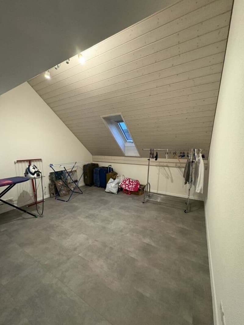 5.5-Zimmer-Maisonettewohnung mit viel Platz und Flexibilität an ruhiger Lage, 5 Minuten zu Fuss zum Bahnhof Bonstetten-Wettswil (4)