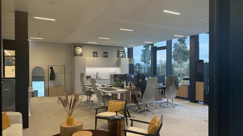 116 m² Büro mit eigener Teeküche und zwei Tiefgaragenplätzen in Rotkreuz (11)