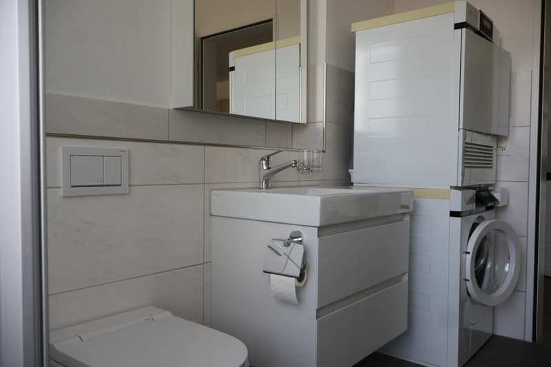 Attracktive 2.5-Zimmer-Wohnung mit Weitblick in die Weinreben (12)