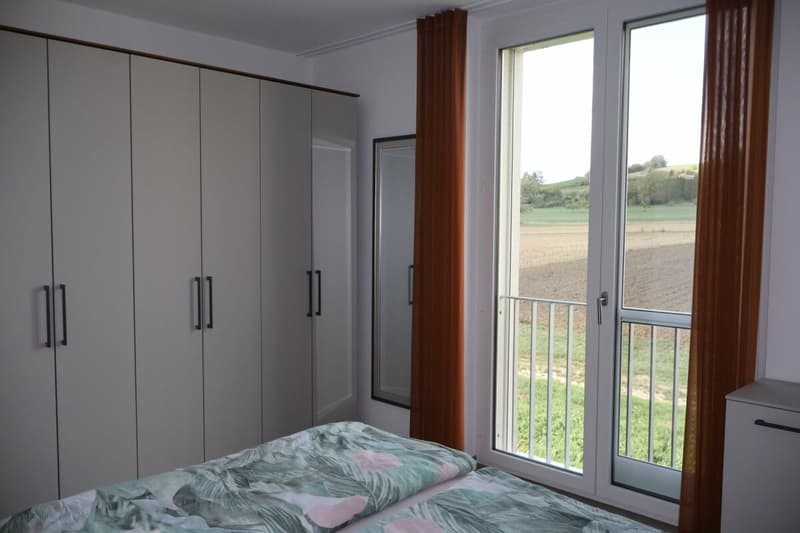 Attracktive 2.5-Zimmer-Wohnung mit Weitblick in die Weinreben (10)
