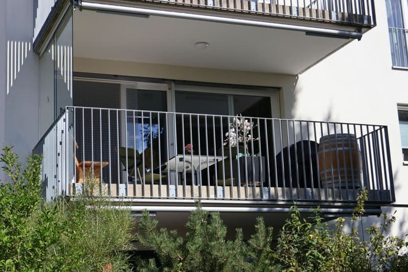 Attracktive 2.5-Zimmer-Wohnung mit Weitblick in die Weinreben (4)