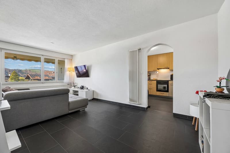 Gepflegte 4.5-Zimmer-Wohnung mit Balkon und Weitsicht (4)