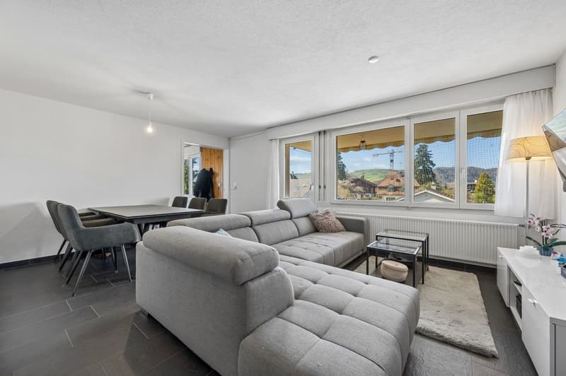 Gepflegte 4.5-Zimmer-Wohnung mit Balkon und Weitsicht (1)